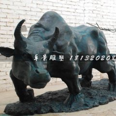 铜雕耕牛，耕地铜牛雕塑