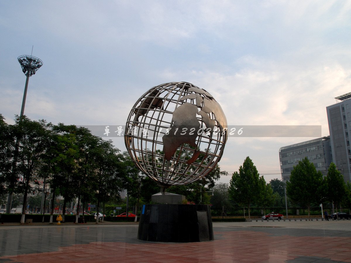 不锈钢地球雕塑，旋转地球仪雕塑