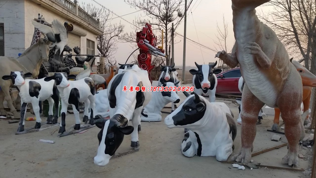 玻璃钢奶牛雕塑，玻璃钢奶牛图片