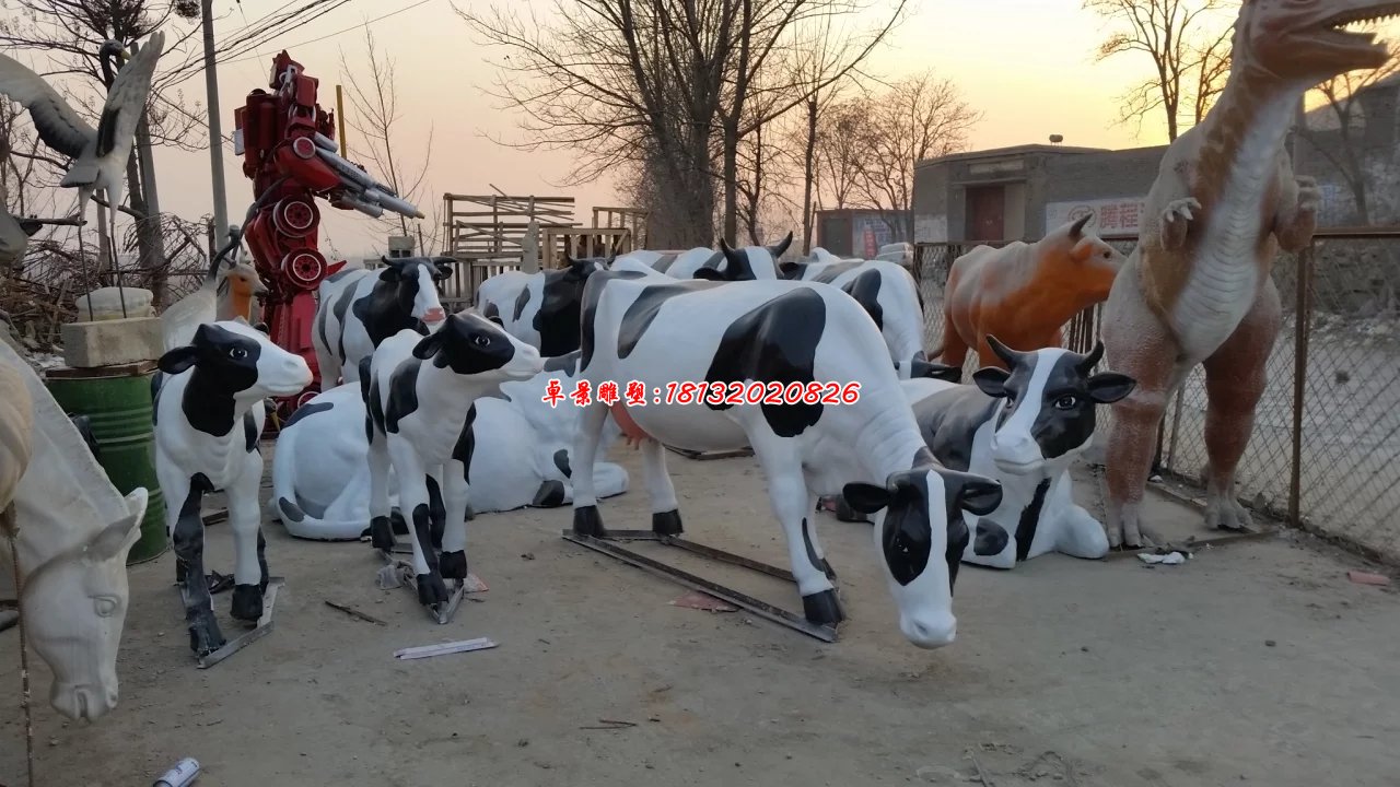 玻璃钢奶牛雕塑，玻璃钢奶牛图片
