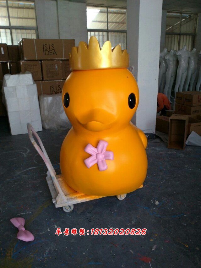 玻璃钢小黄鸭雕塑，卡通鸭子雕塑