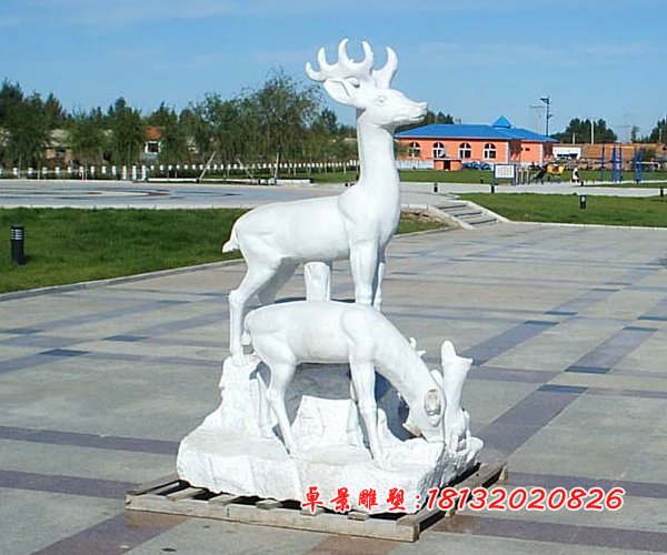 小鹿石雕，广场小鹿石雕