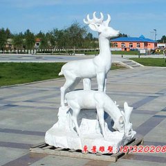 小鹿石雕，广场小鹿石雕