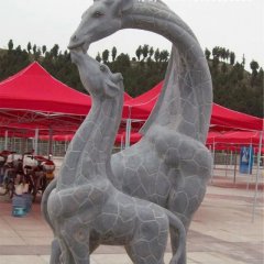 母子长颈鹿石雕，公园动物石雕