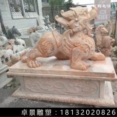貔貅石雕，晚霞红貔貅雕塑 