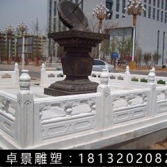 日晷铜雕，广场日晷铜雕