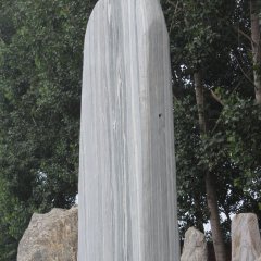 富水长流景观石，景观石雕塑