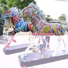 玻璃钢马雕塑，玻璃钢彩绘马雕塑