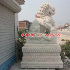 石雕北京狮，踩球石狮子雕塑