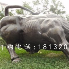 华尔街牛铜雕，广场铜牛雕塑