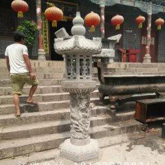 石雕灯，青石宫灯雕塑