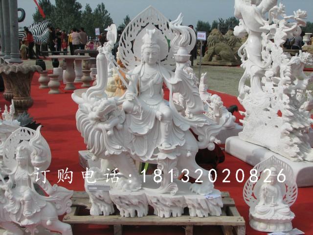 骑狮子的文殊菩萨雕塑，石雕佛像