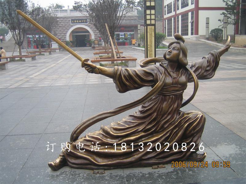古代美女舞剑铜雕，广场人物铜雕