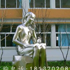 女孩思考雕塑，校园人物玻璃钢雕塑