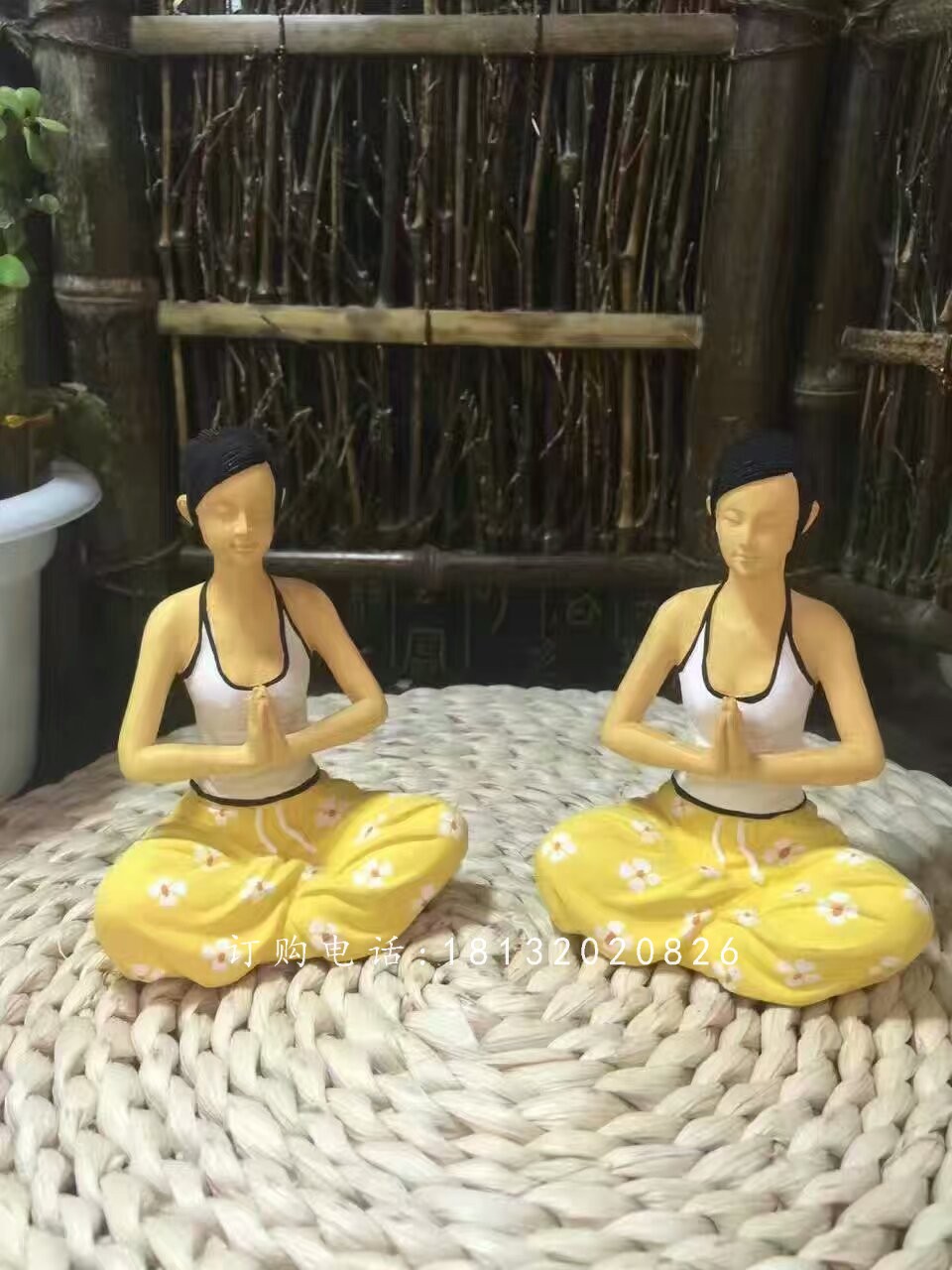 练瑜伽的女孩雕塑，玻璃钢人物雕塑