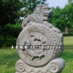 仿古石门墩，狮子抱鼓石