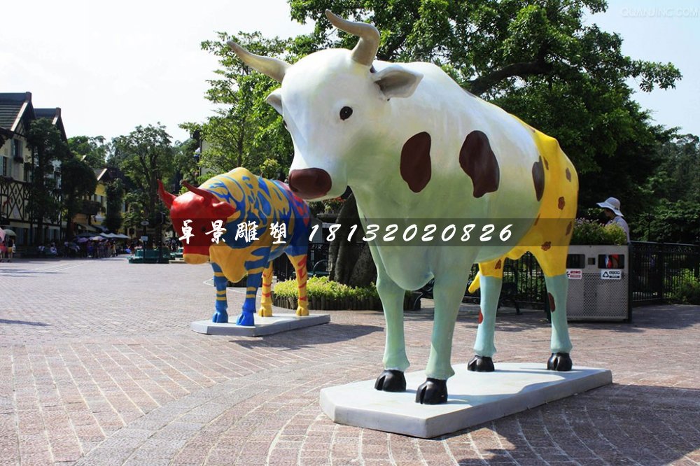 牛雕塑，玻璃钢彩绘牛雕塑