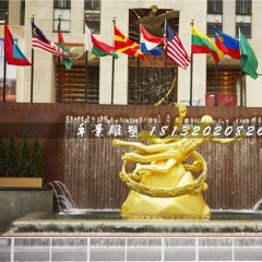 普罗米修斯铜雕，广场人物铜雕