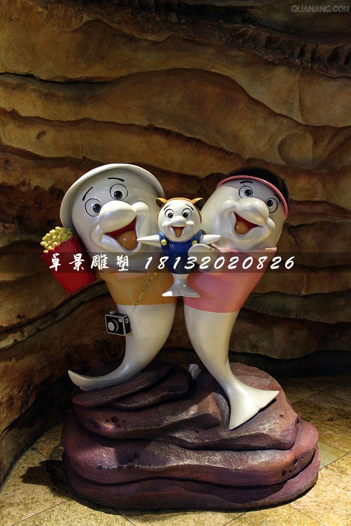小海豚一家雕塑，玻璃钢卡通雕塑