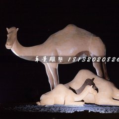 骆驼一家雕塑，玻璃钢仿真动物雕塑