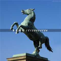 青铜马雕塑，广场立马铜雕