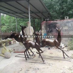 奔跑的鹿铜雕，公园动物铜雕