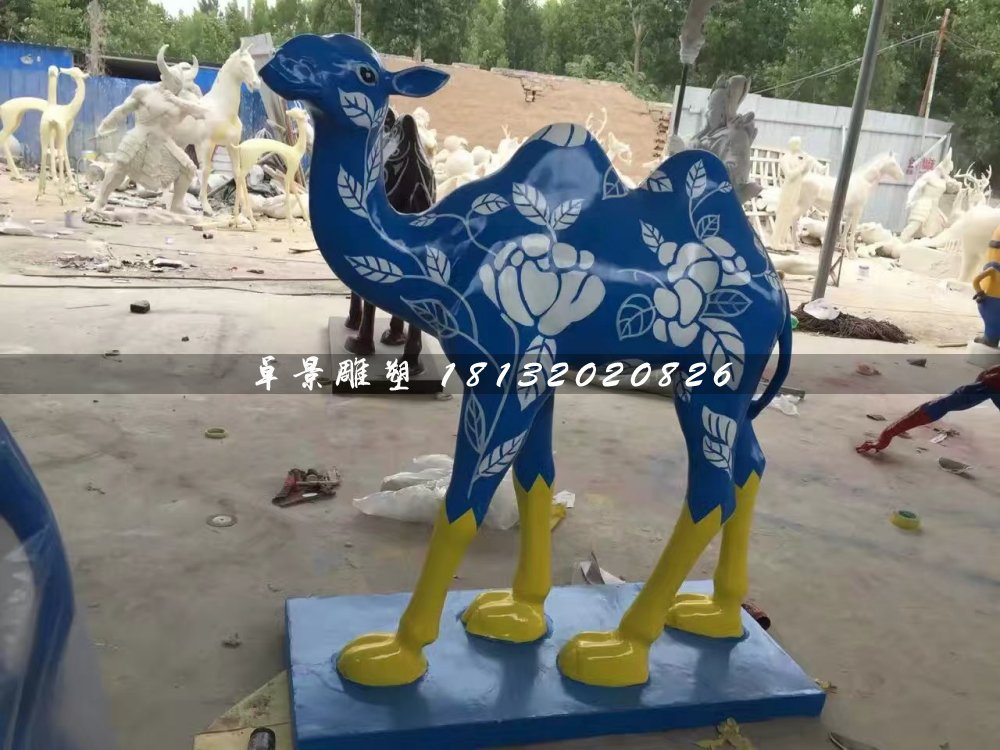 彩绘骆驼雕塑，玻璃钢动物雕塑