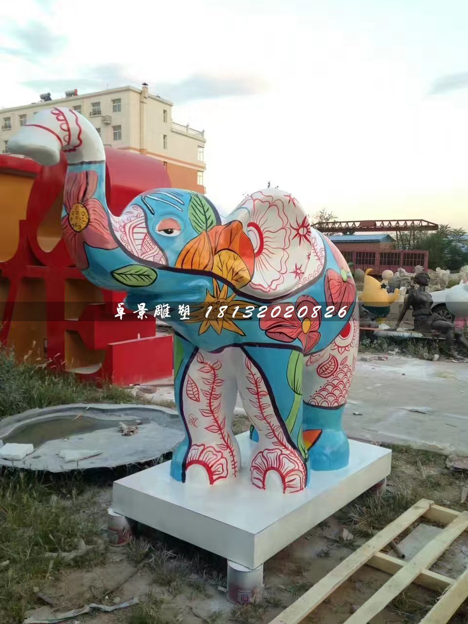 彩绘大象雕塑，商场玻璃钢雕塑
