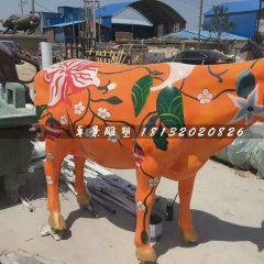 彩绘牛雕塑，玻璃钢动物雕塑