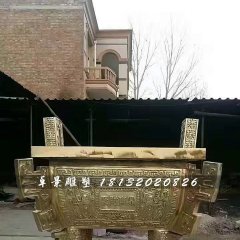 聚财宝鼎铜雕，广场四足鼎