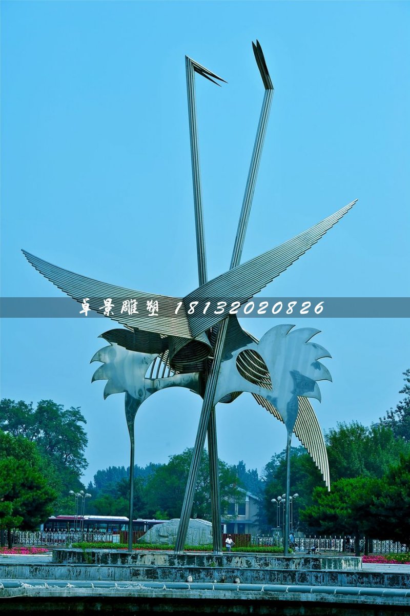 抽象仙鹤雕塑，不锈钢抽象动物