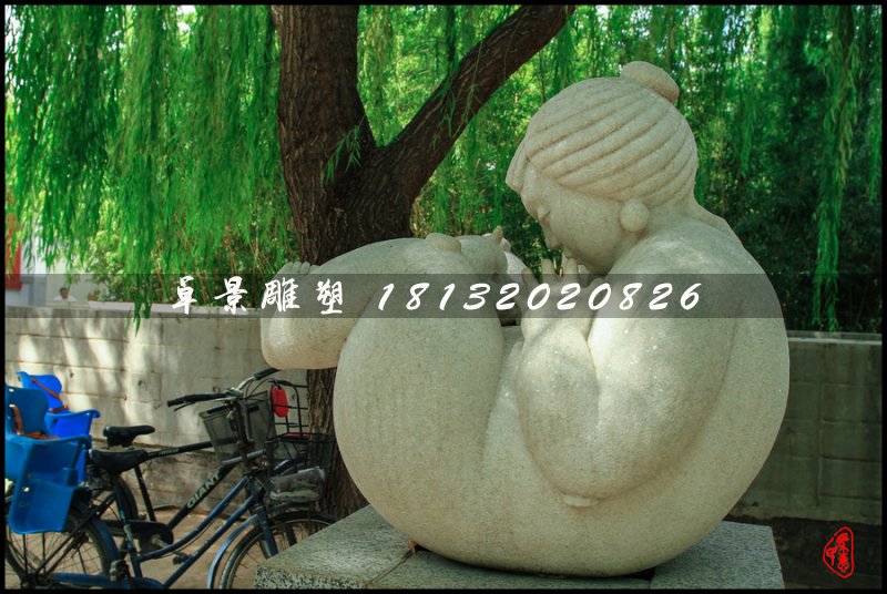 抽象母女石雕，公园景观石雕
