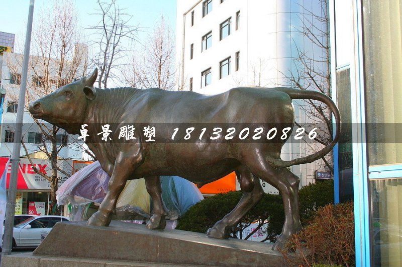 铜牛雕塑，动物雕塑