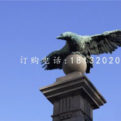 老鹰踩球铜雕，青铜老鹰雕塑