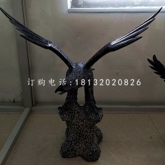 雄鹰展翅石雕，老鹰石雕