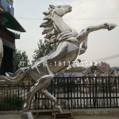不锈钢立马，企业门口雕塑