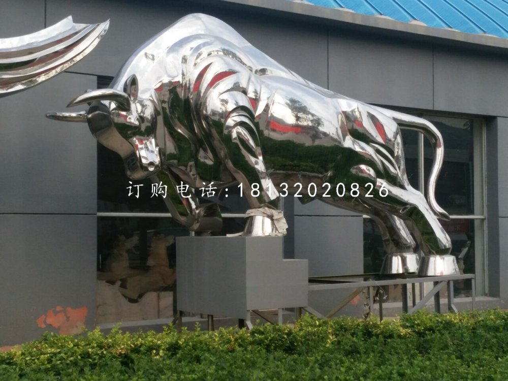 开荒牛雕塑，不锈钢牛