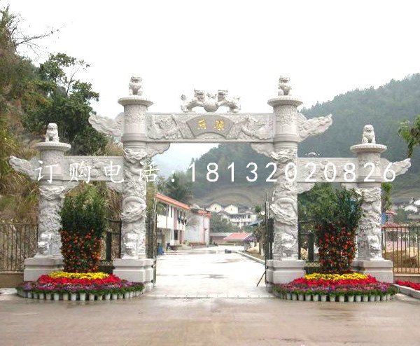牌坊石雕，龙柱牌坊