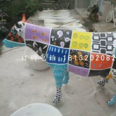 彩色奶牛雕塑玻璃钢彩绘动物雕塑