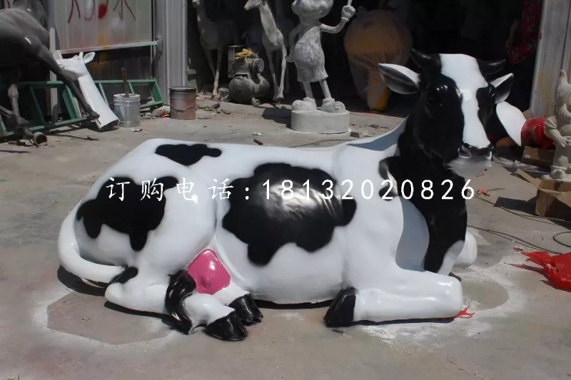 玻璃钢仿真奶牛，公园动物雕塑