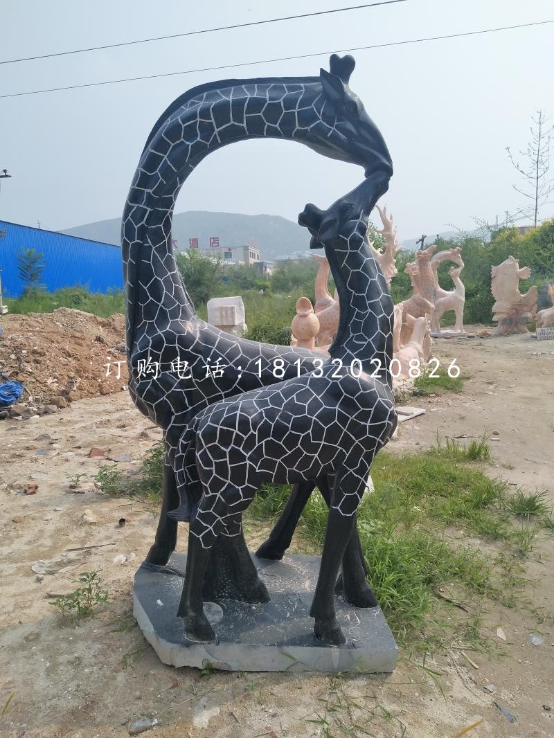 亲嘴鹿石雕，青石动物雕塑