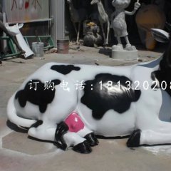 卧着的奶牛雕塑，玻璃钢动物雕塑