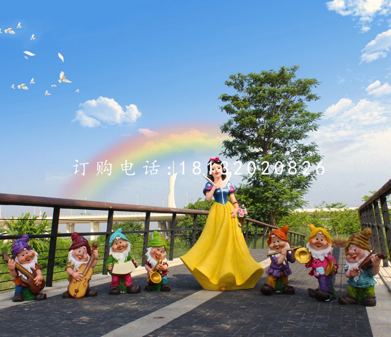 白雪公主小矮人雕塑，公园卡通人物