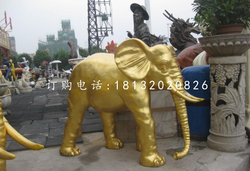 玻璃钢金色大象雕塑，动物雕塑