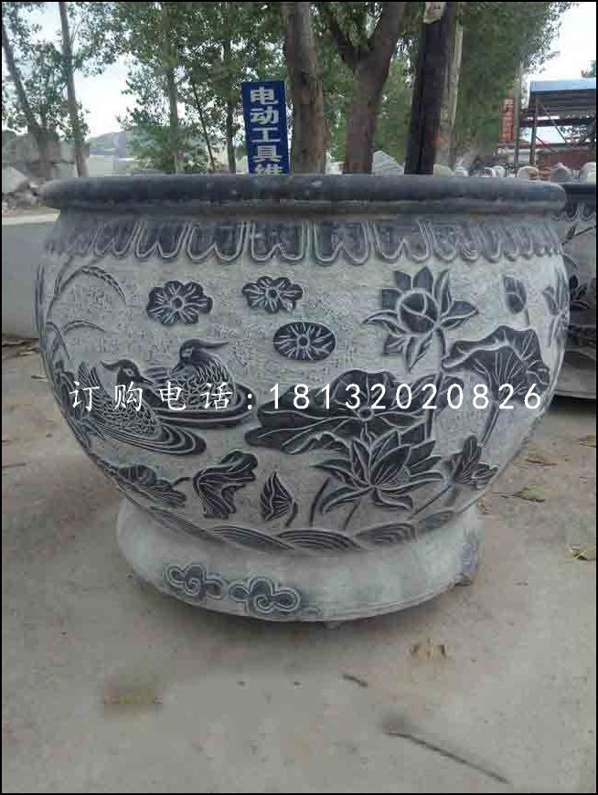 荷花石浮雕水盆，青石水缸