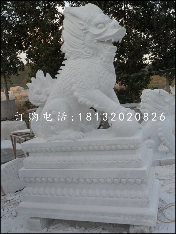 麒麟戏球石雕，汉白玉麒麟