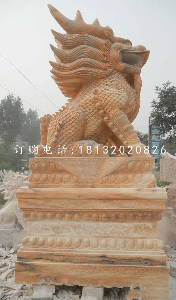 晚霞红麒麟雕塑，广场石雕神兽