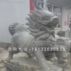 青石麒麟雕塑，广场石雕麒麟