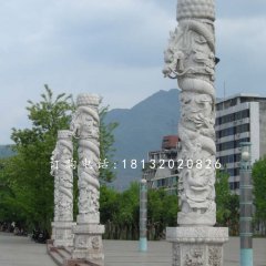 广场石雕柱子，盘龙柱石雕
