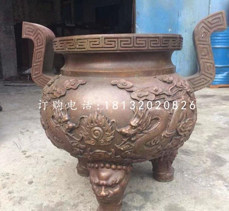 龙浮雕铜香炉 寺庙三足圆香炉铜雕.jpg